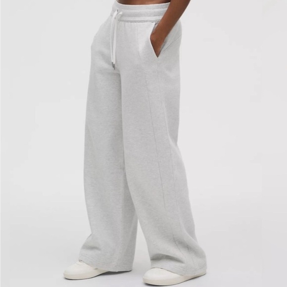 Lululemon wide leg scuba high rise joggers sweatpants light gray - Picture 2 of 10